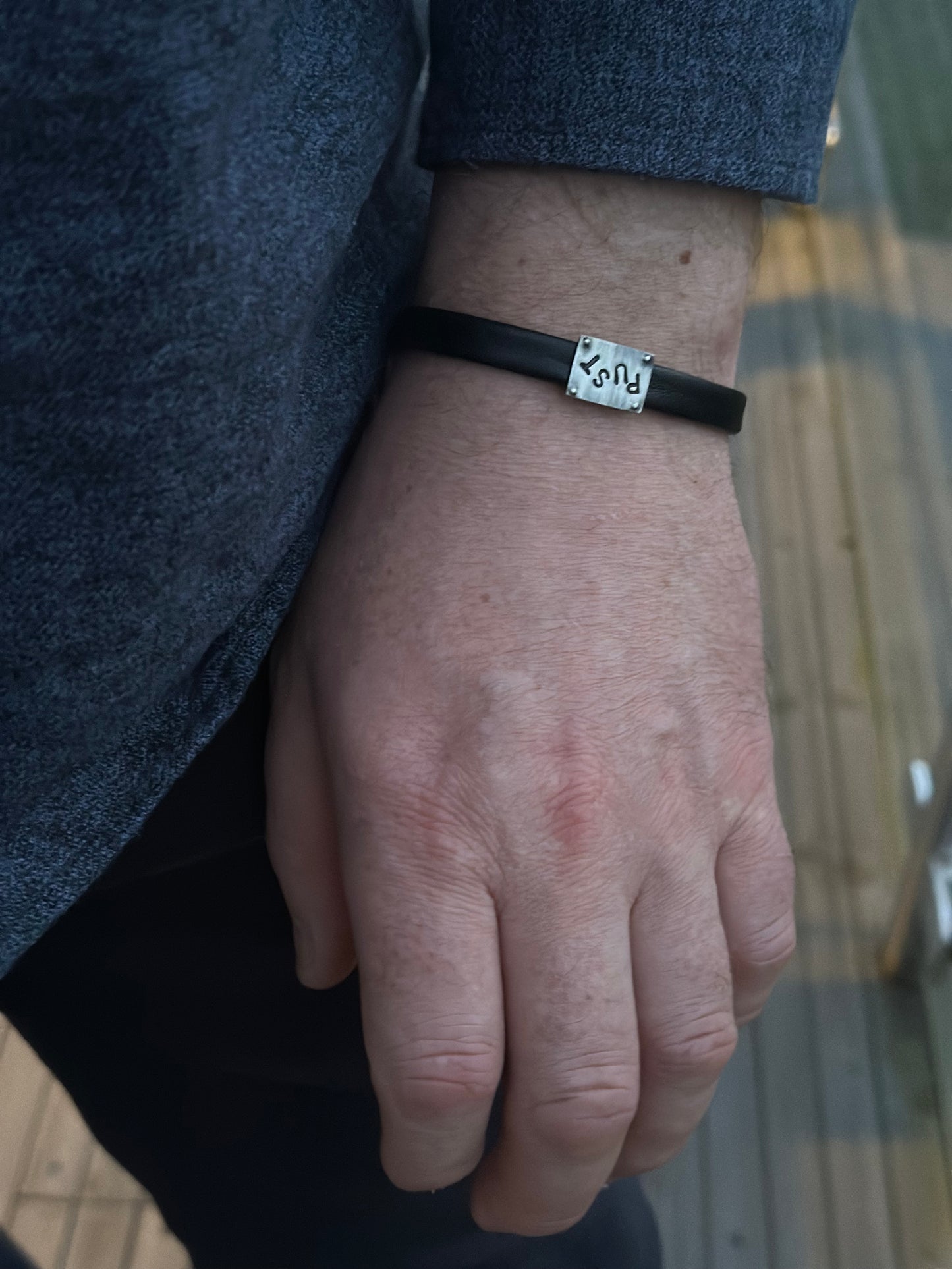 PUST HERRE ARMBÅND