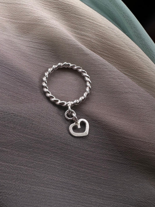 ÅPENT HJERTE - RING MED CHARMS