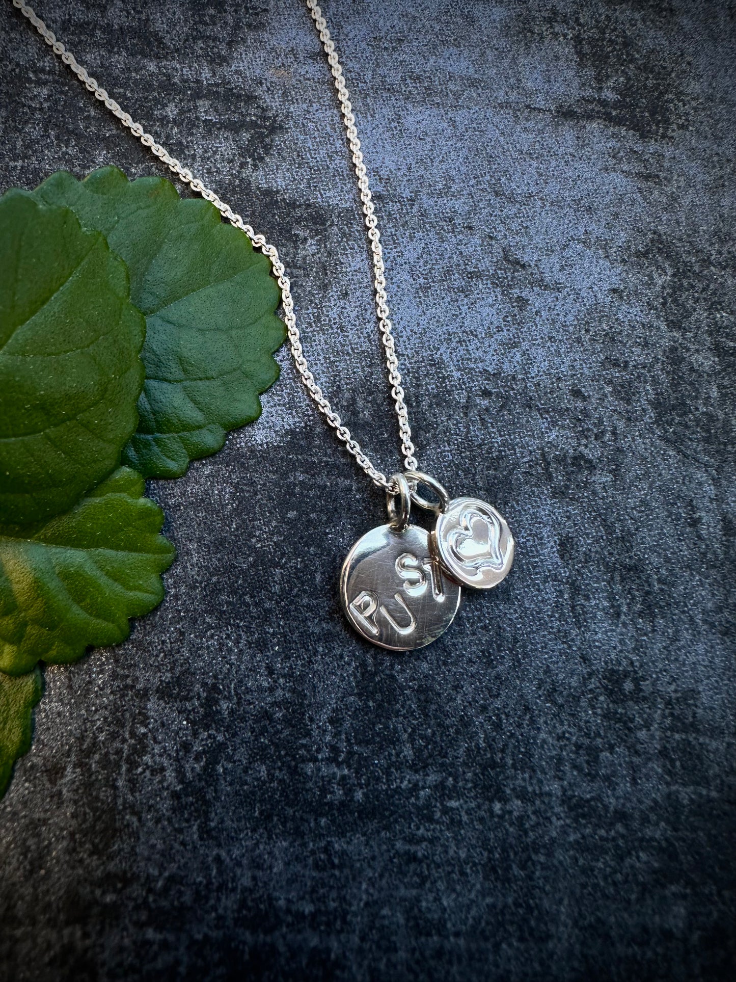 PUST OG HJERTE ANHENG MED KJEDE