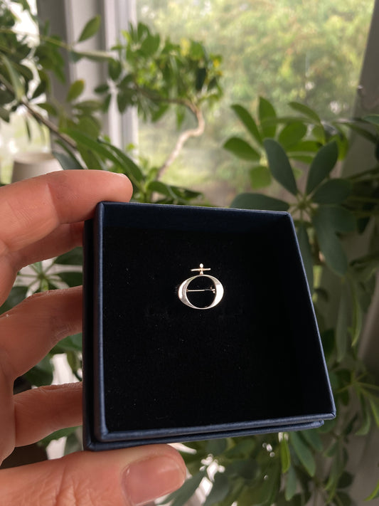 FEMINA LITEN NÅL