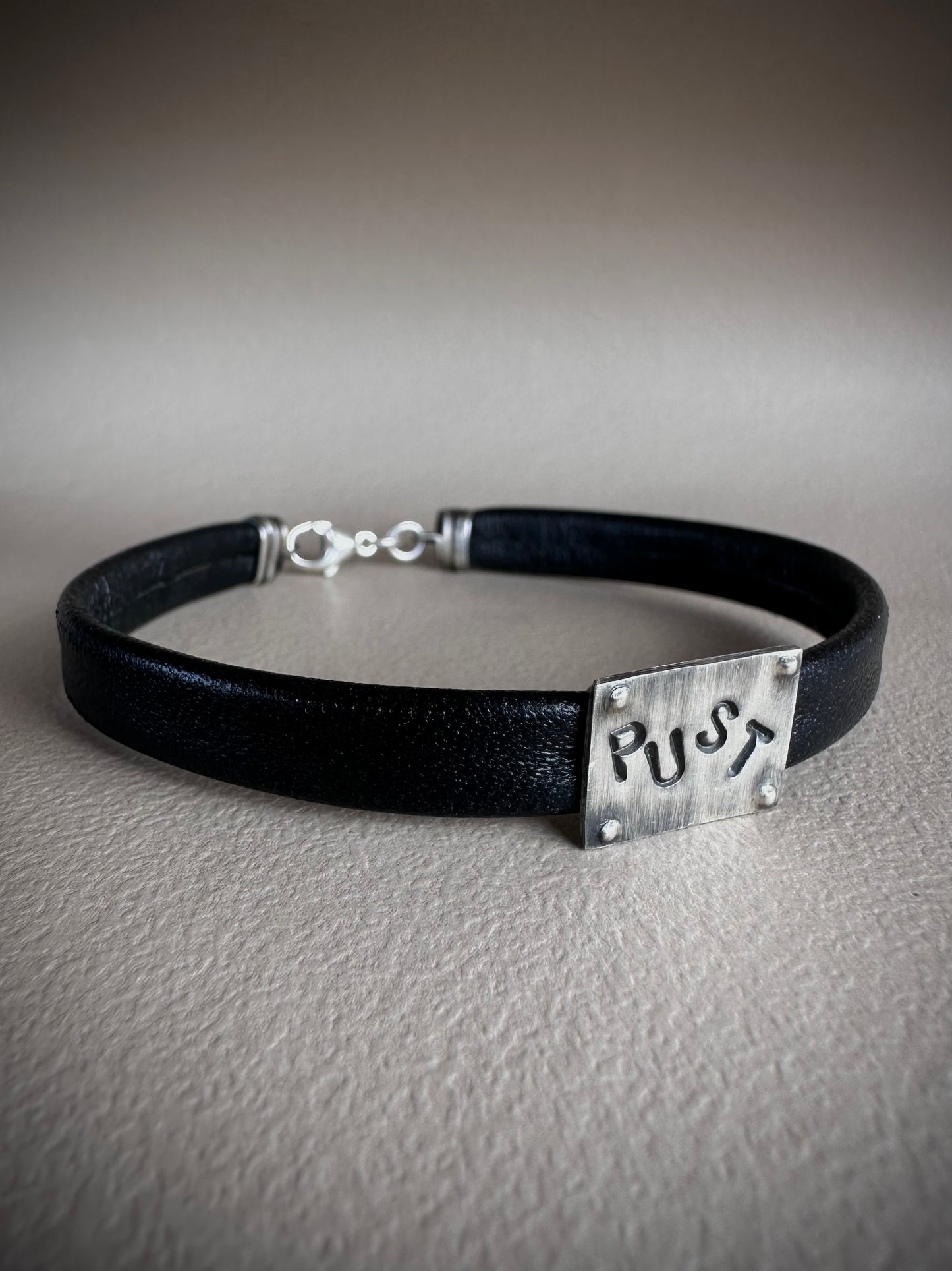 PUST HERRE ARMBÅND