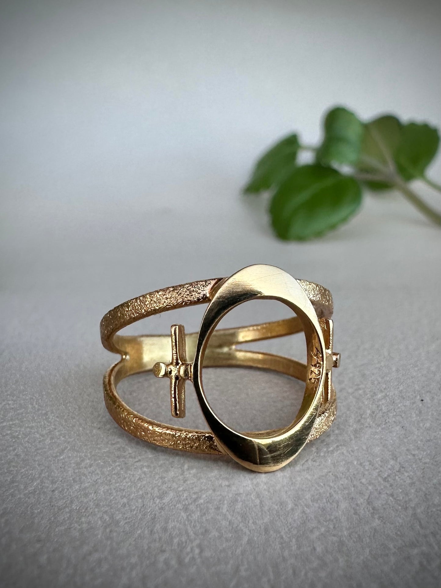 FEMINA RING
